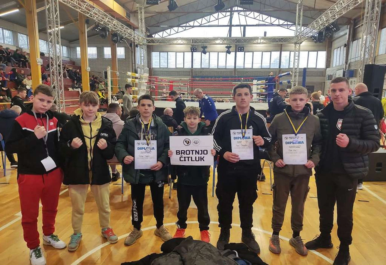 BK Brotnjo osvojio tri medalje na Prvenstvu BiH za mlade u boksu