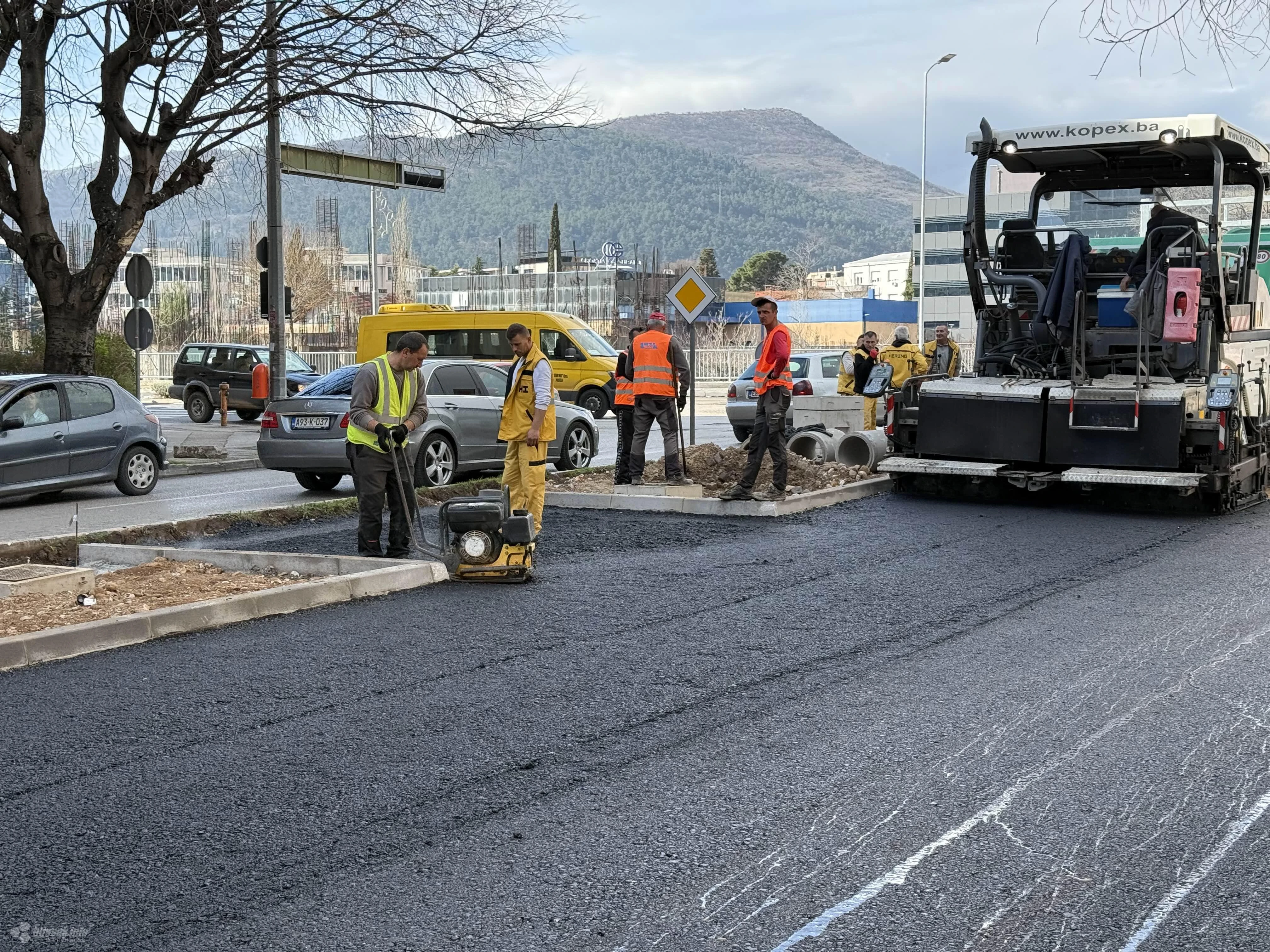 FOTO: Nastavlja se asfaltiranje ulice kod Mepasa