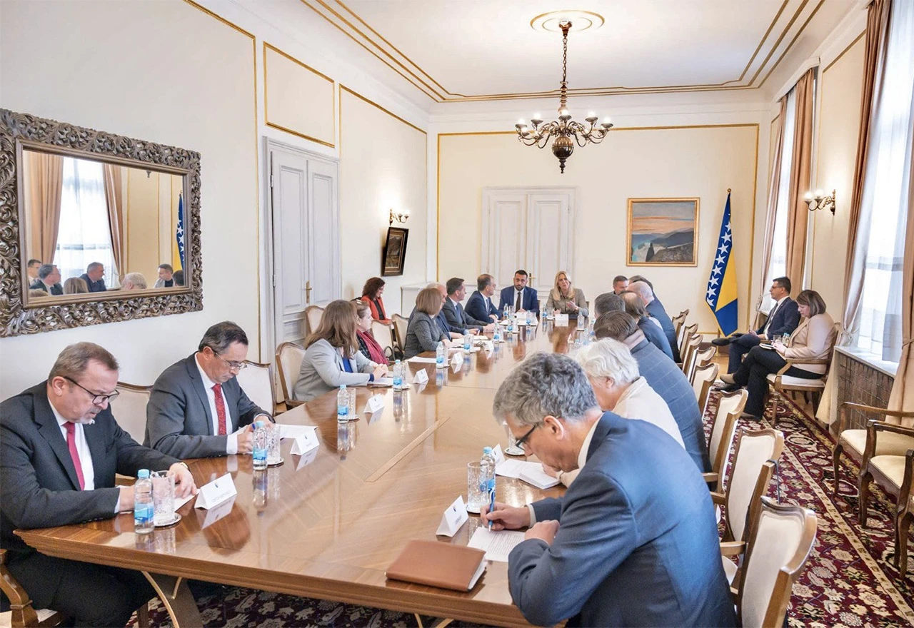 Veleposlanici EU sa Cvijanović: Politički lideri moraju poštovati ustavni poredak zemlje