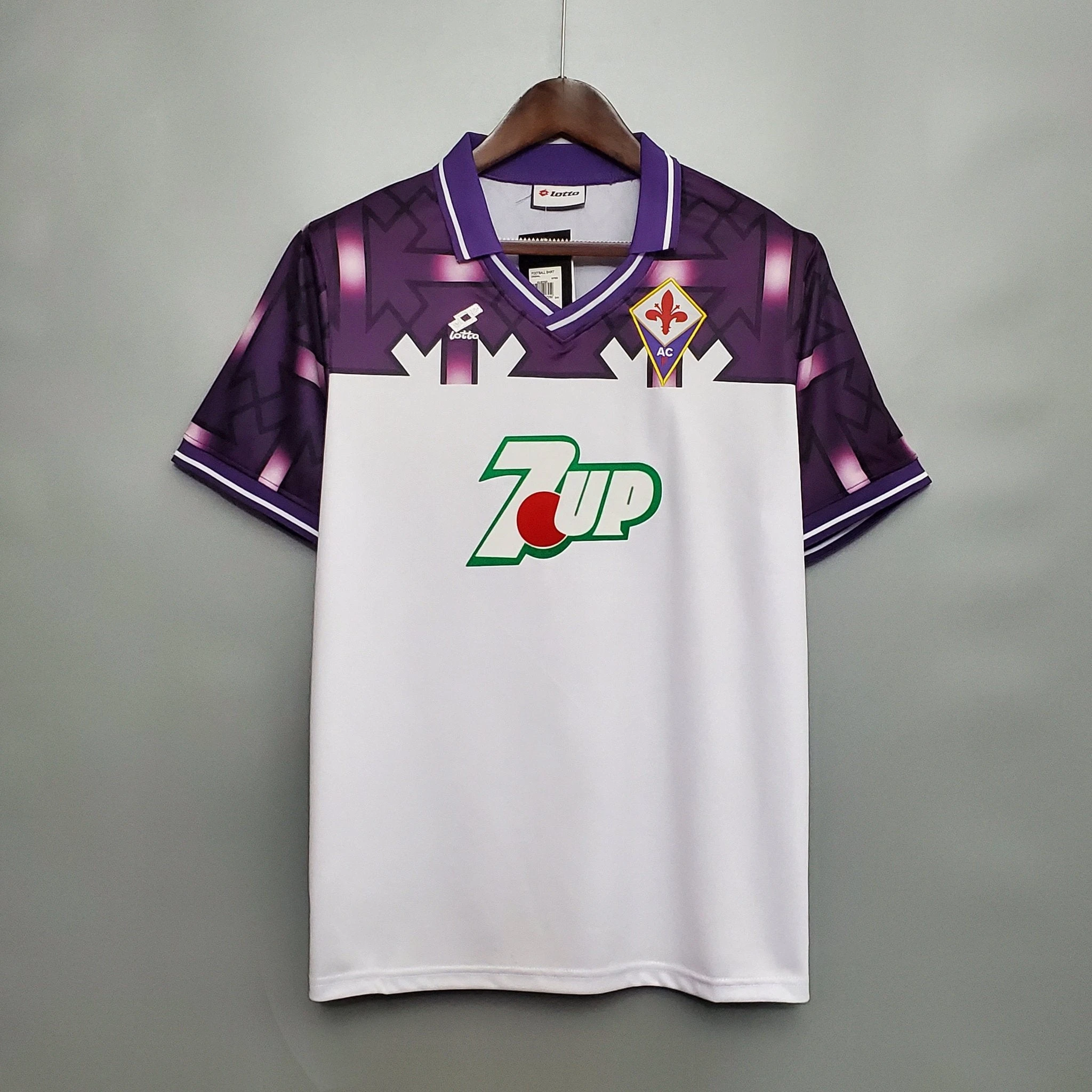 Kontroverzni dres Fiorentine iz 1992. godine: Simbol nesreće koji je završio zabranom i ispadanjem u Serie B