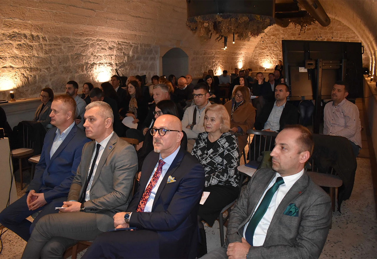 Na predavanju u Mostaru zaključeno: ''Kvaliteta mlijeka u BiH zadovoljava europske standarde''
