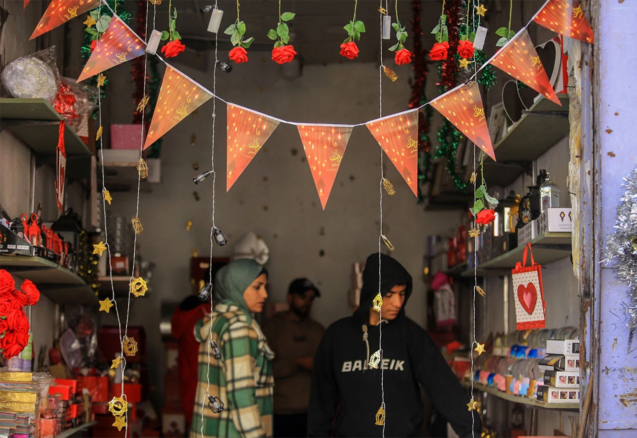 FOTO | Palestinci u Gazi dočekuju Ramazan