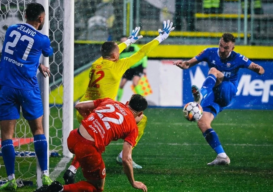 Široki Brijeg s igračem više do dva gola prednosti protiv Veleža