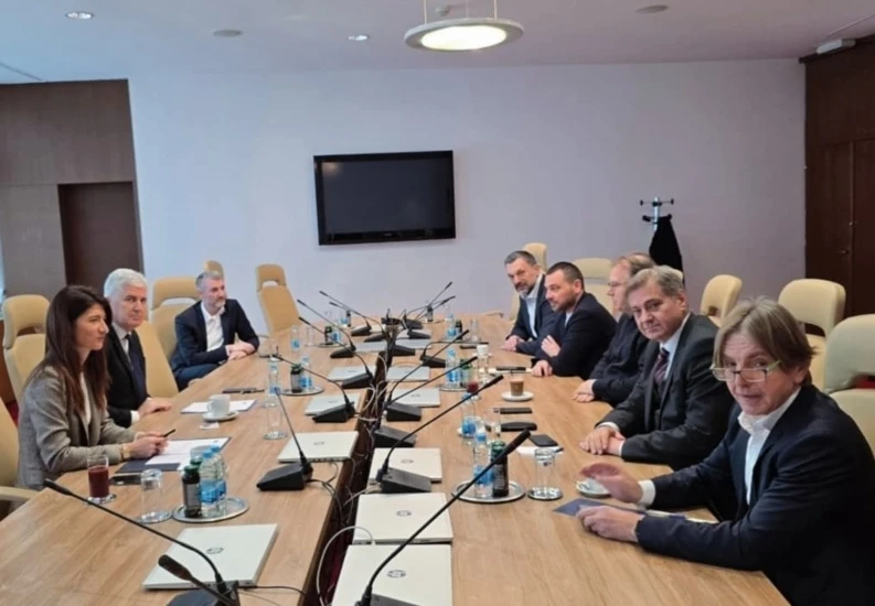 Održan sastanak Trojke i HDZ-a BiH: Pozvali na suzdržanost od zapaljive retorike