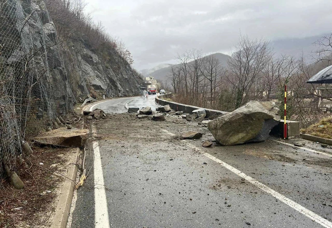 VIDEO | Odron kod Jablanice: Promet djelomično blokiran, vozačima se savjetuje oprez