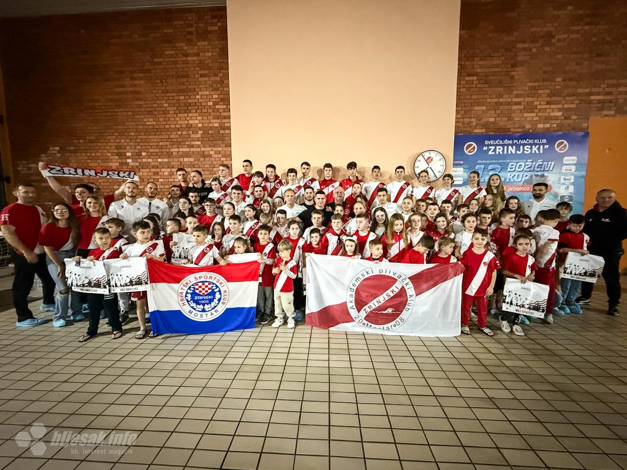 FOTO / VIDEO | Plemići uoči derbija u posebnoj misiji: Družili se mladim plivačima