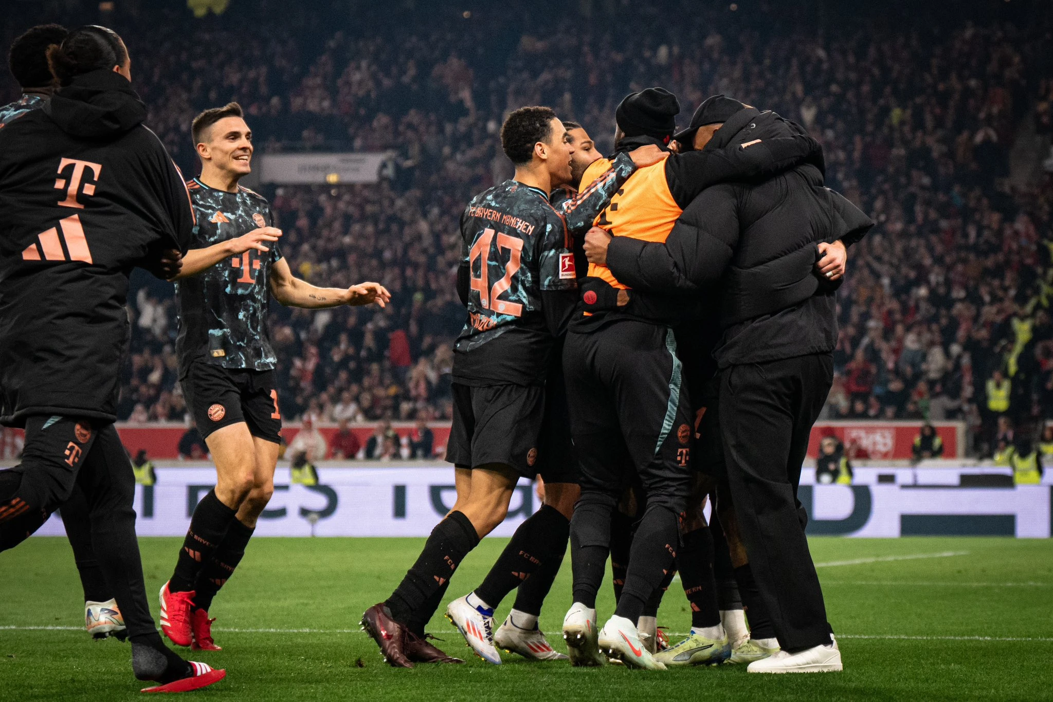 VIDEO I Bayern ne posustaje: Svladan Stuttgart u gostima