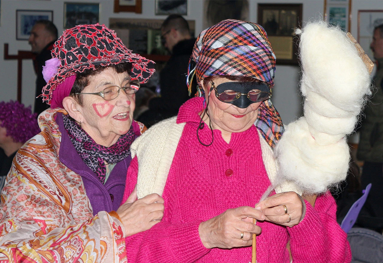 FOTO | Maskenbal u Ilićima: Kreativne maske, pjesma i tradicionalne poslastice