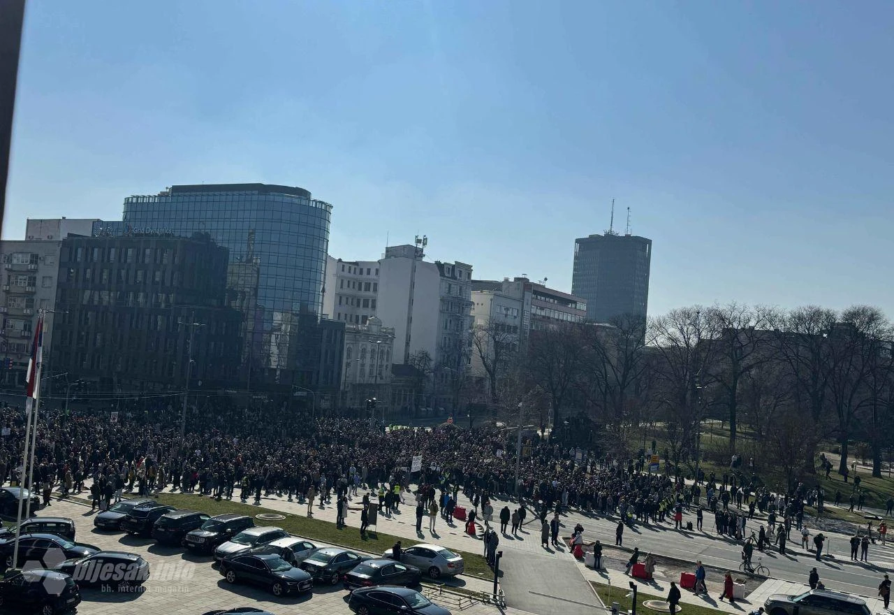 FOTO | Pogledajte okupljanje studenata oko Skupštine