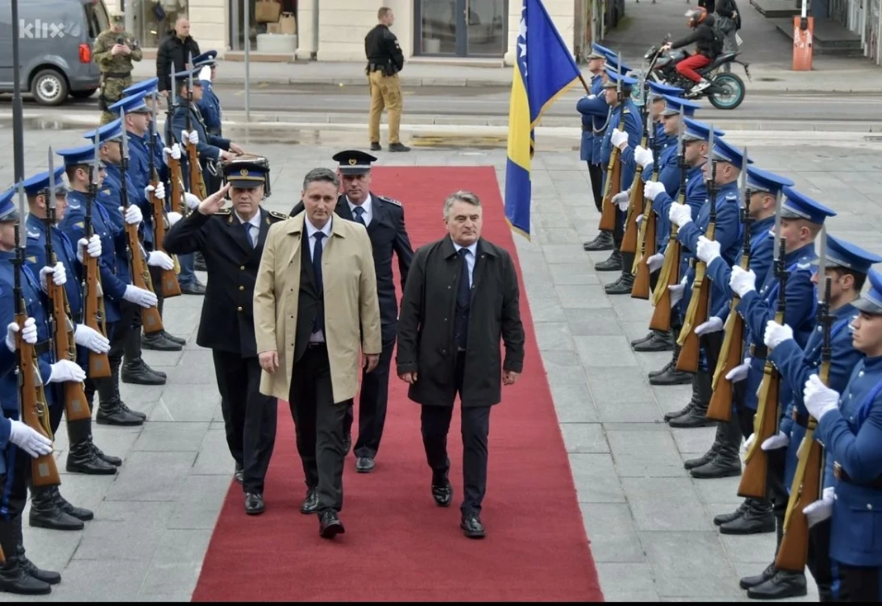 Bećirović i Komšić traže izvanrednu sjednicu Predsjedništva BiH 