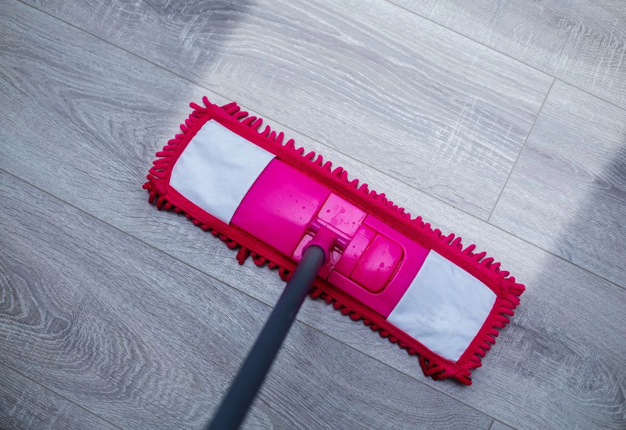 Imate laminat u svom domu? Izbjegavajte ove stvari pri čišćenju