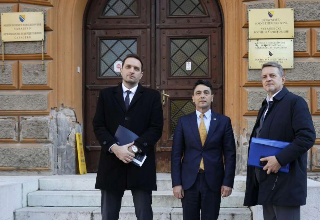 Bećirović, Zvizdić i Ademović predali apelaciju Ustavnom sudu BiH protiv neustavnih zakona RS-a