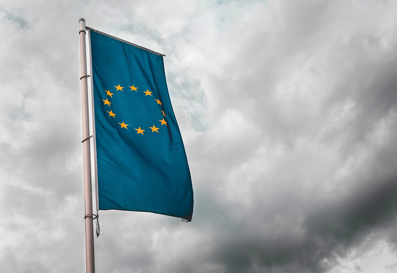 Glasnogovornica za sigurnosnu politiku EU: Politički pritisak na državne službenike mora prestati 