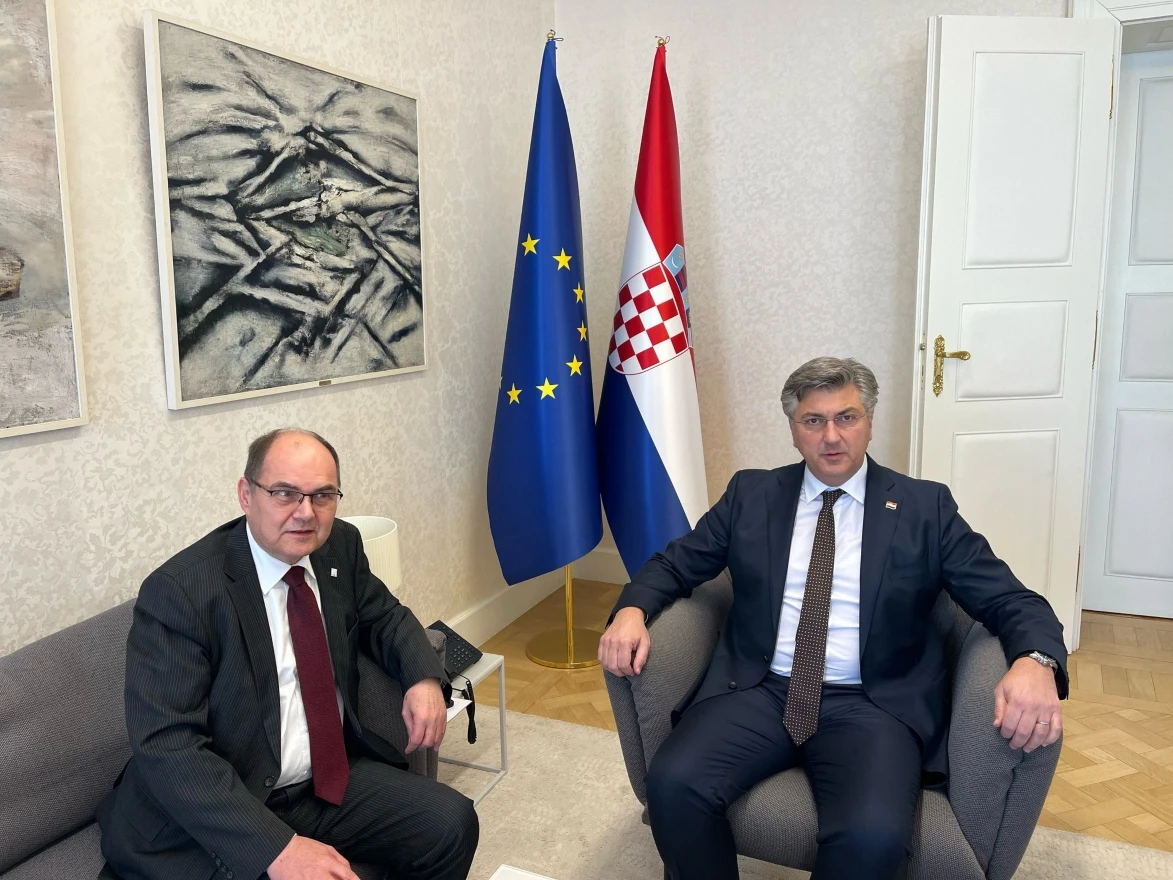 Schmidt informirao Plenkovića o političkoj krizi u BiH