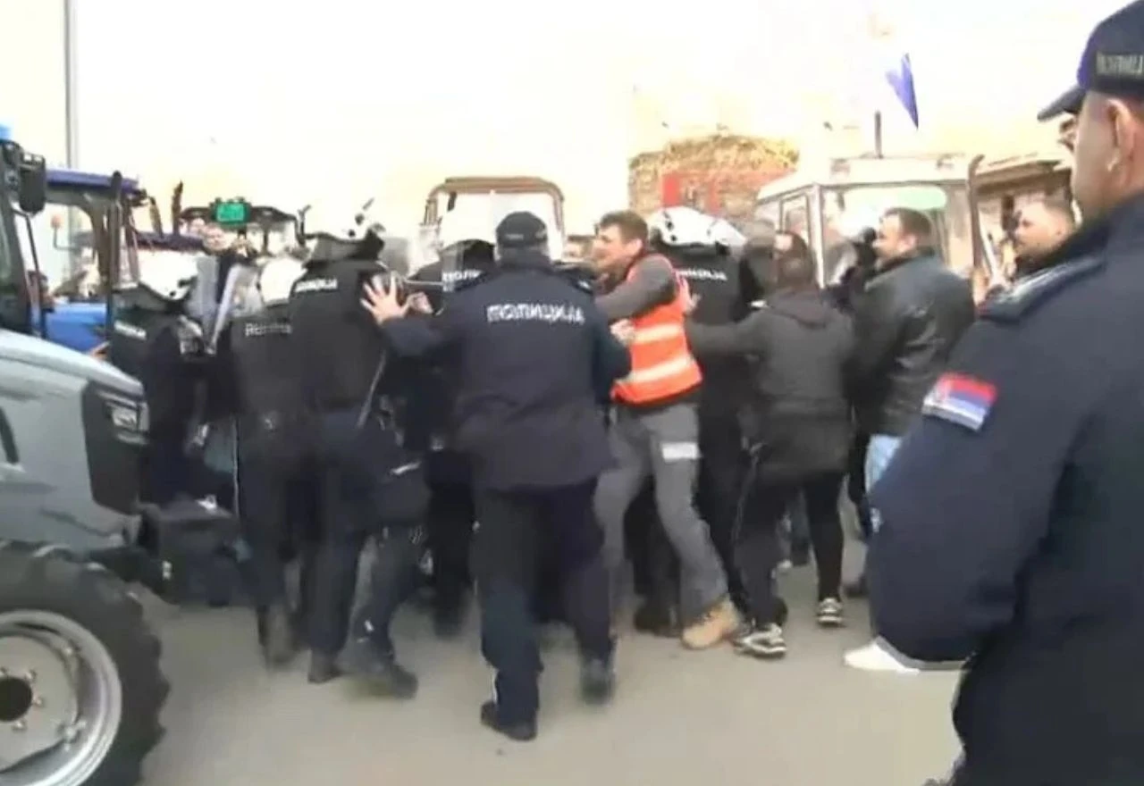 Napeto u Srbiji: Poljoprivrednici u sukobu s policijom