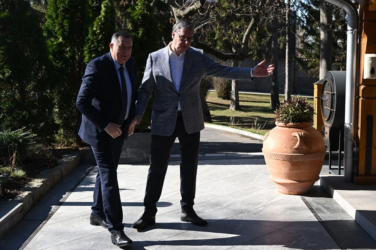 Vučić: Cilj je spriječiti Srbiju da brani RS