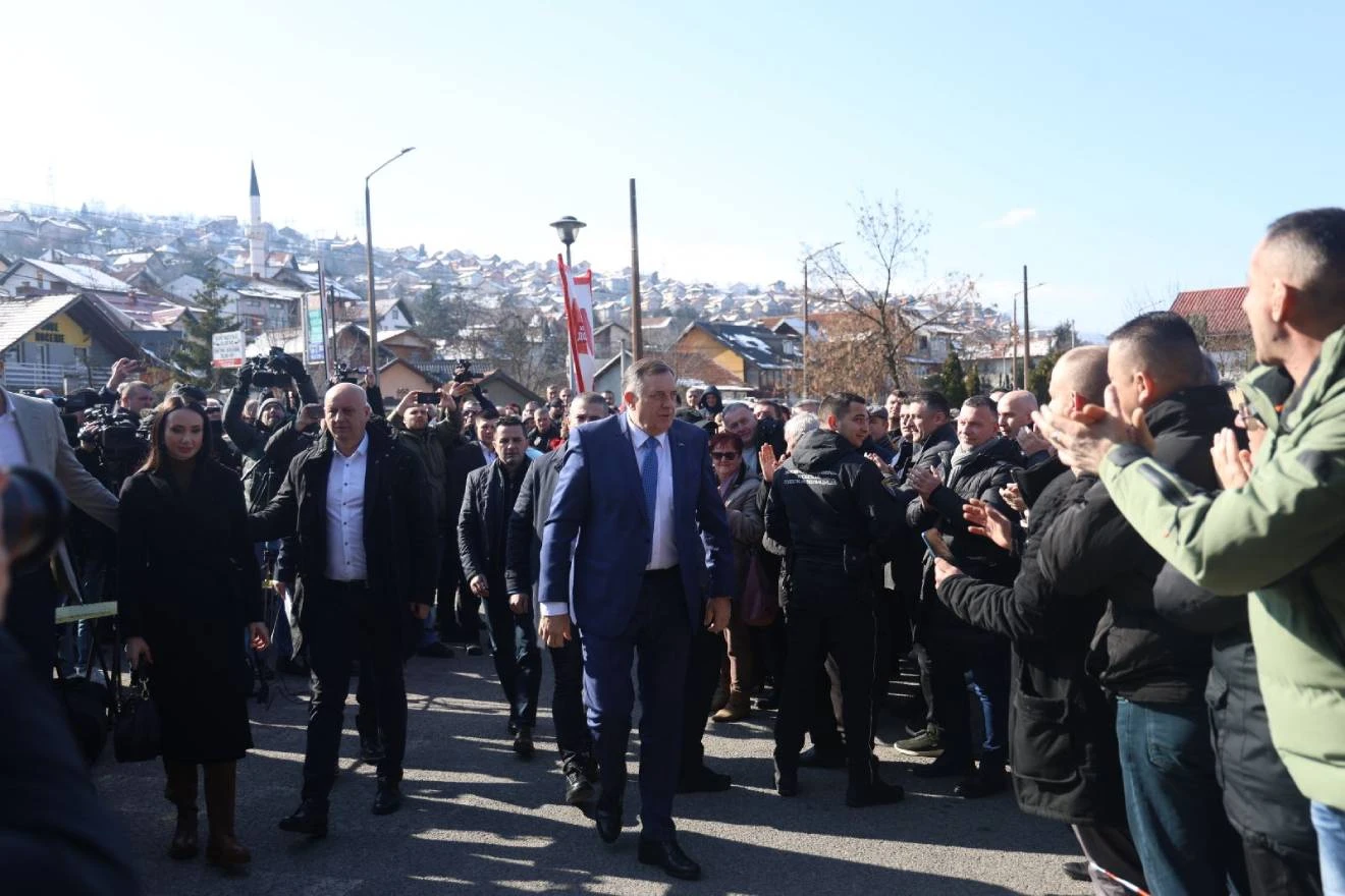 Dodik tvrdi da nije dobio poziv i da ga ne može ni dobiti