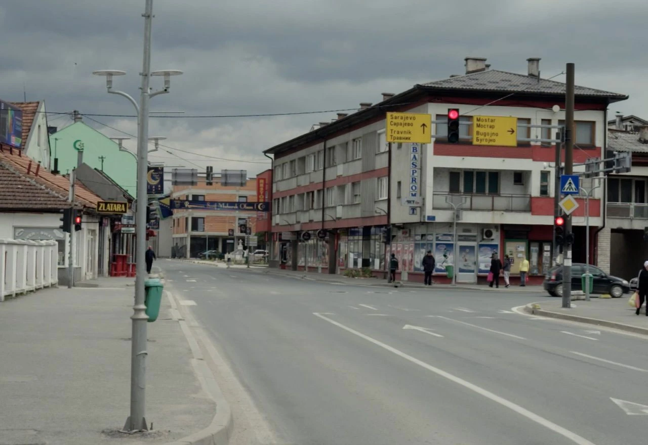 Šatara i ostali: Uhvaćeni u šumi