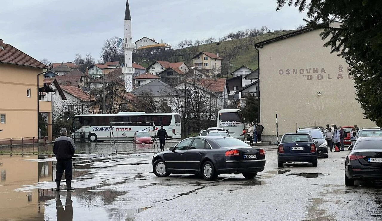 Obilne kiše izazvale kaos u Travniku: Poplavljene škole, kuće i putevi