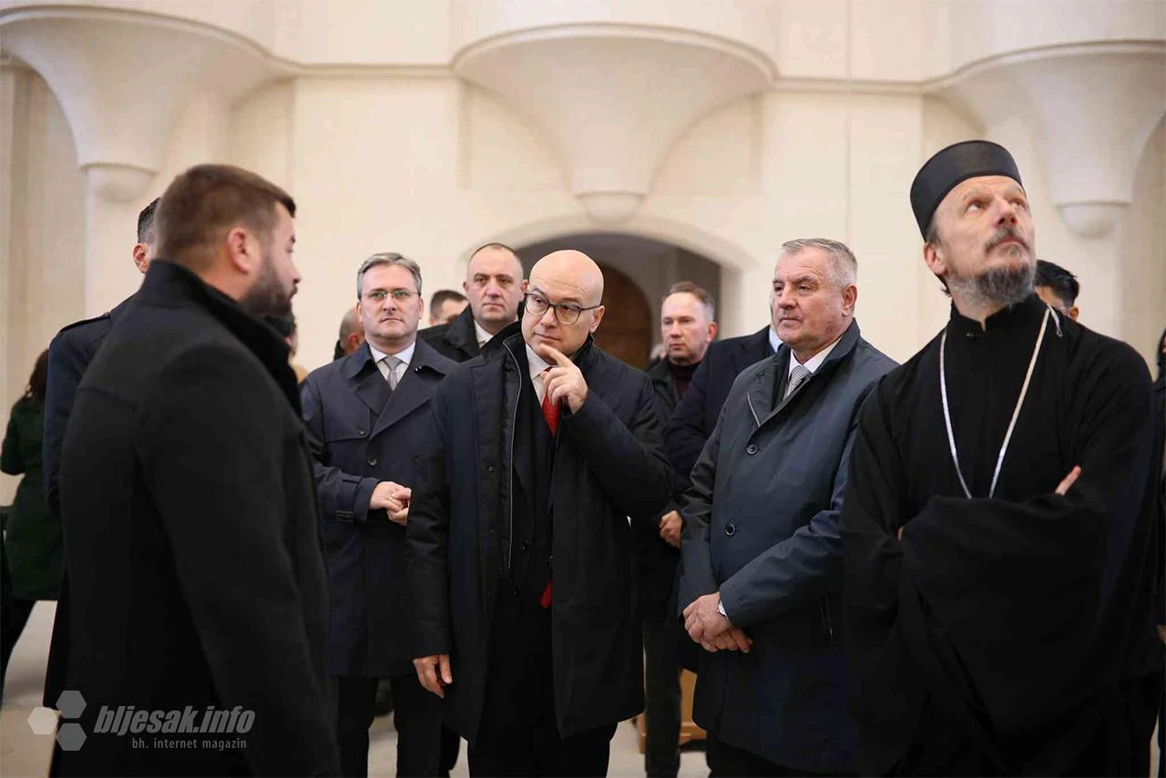 Reakcije iz Srbije: Prošli su dani blokada na Drini, treba zauzdati Federaciju, uhićenje vodi k građanskom ratu