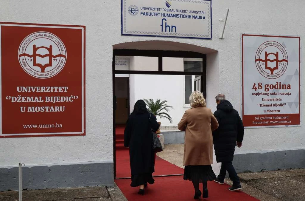 Predstavljeni radovi profesora Fakulteta humanističkih nauka Univerziteta "Džemal Bijedić"