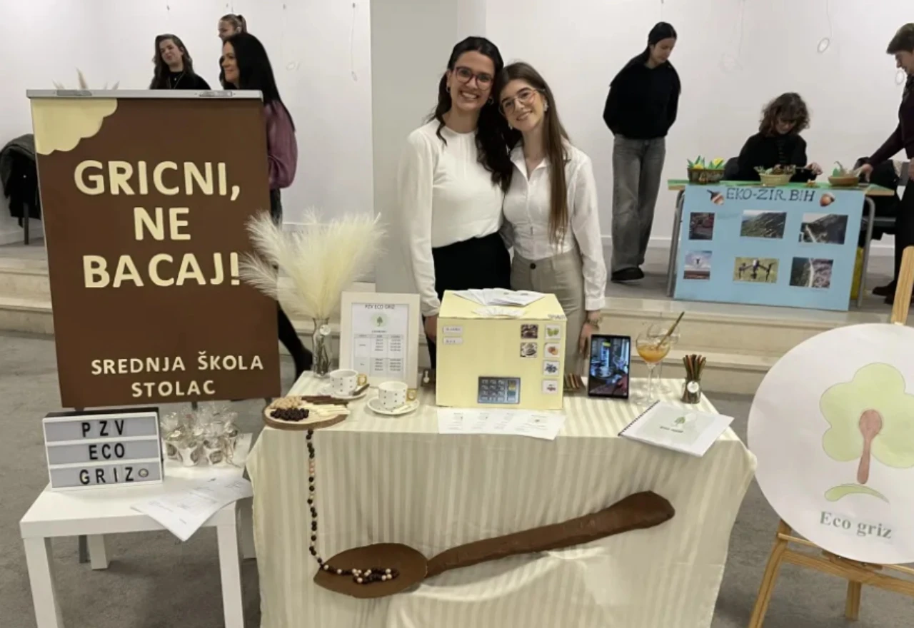 "Sajam poduzeća" u Kosači: Eco griz stolačkih učenica odnio pobjedu 