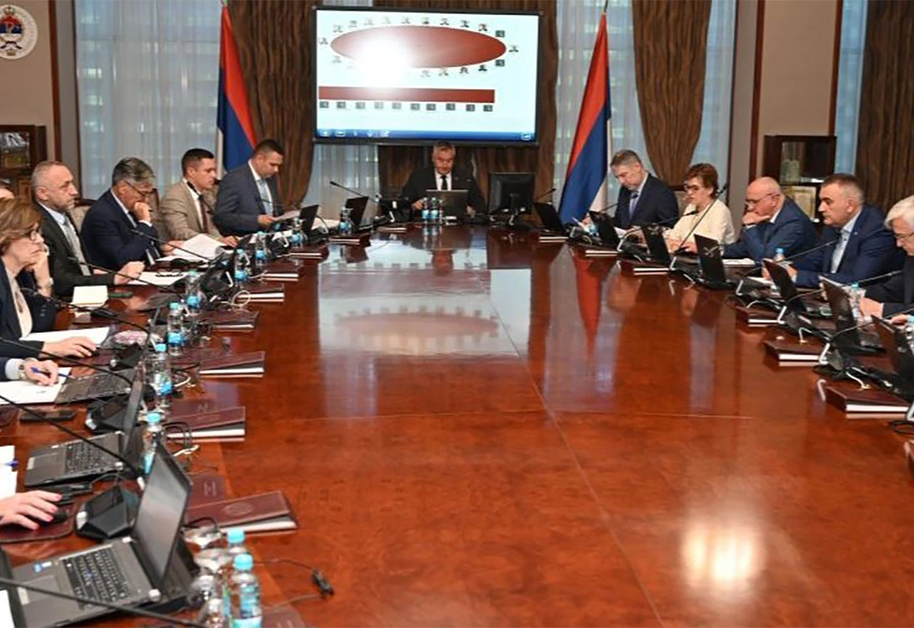 Vlada donijela pravilnik o prelasku osoba iz državnih u institucije RS