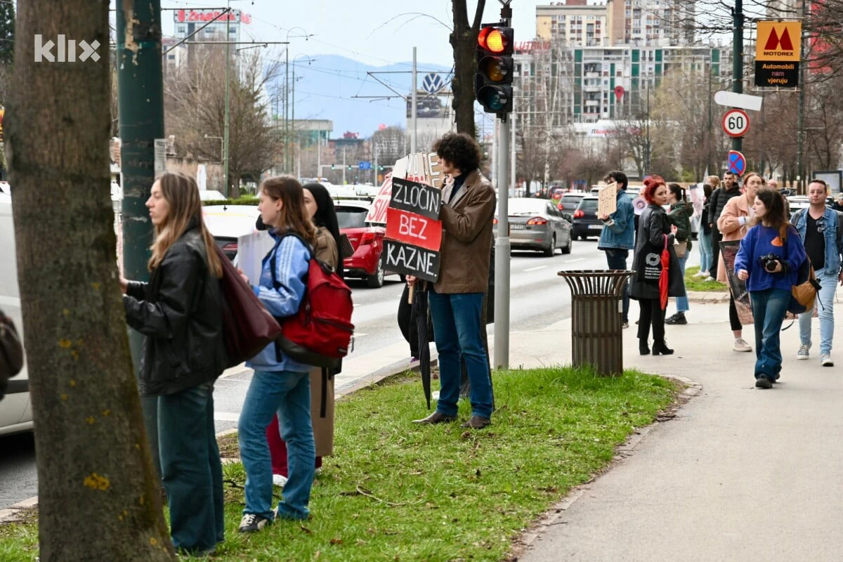 Studenti održali prosvjed ispred Kampusa u Sarajevu za stradale u Donjoj Jablanici