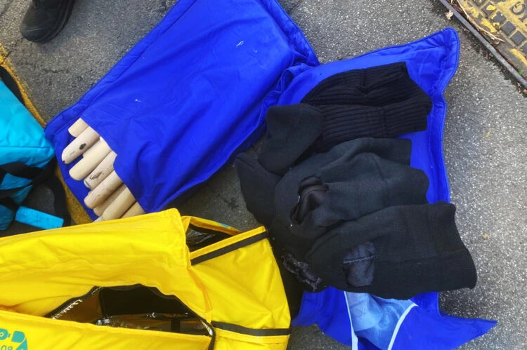 U Beogradu pronađen automobil, ukraden u BiH, sa 10 molotovljevih koktela i 19 palica