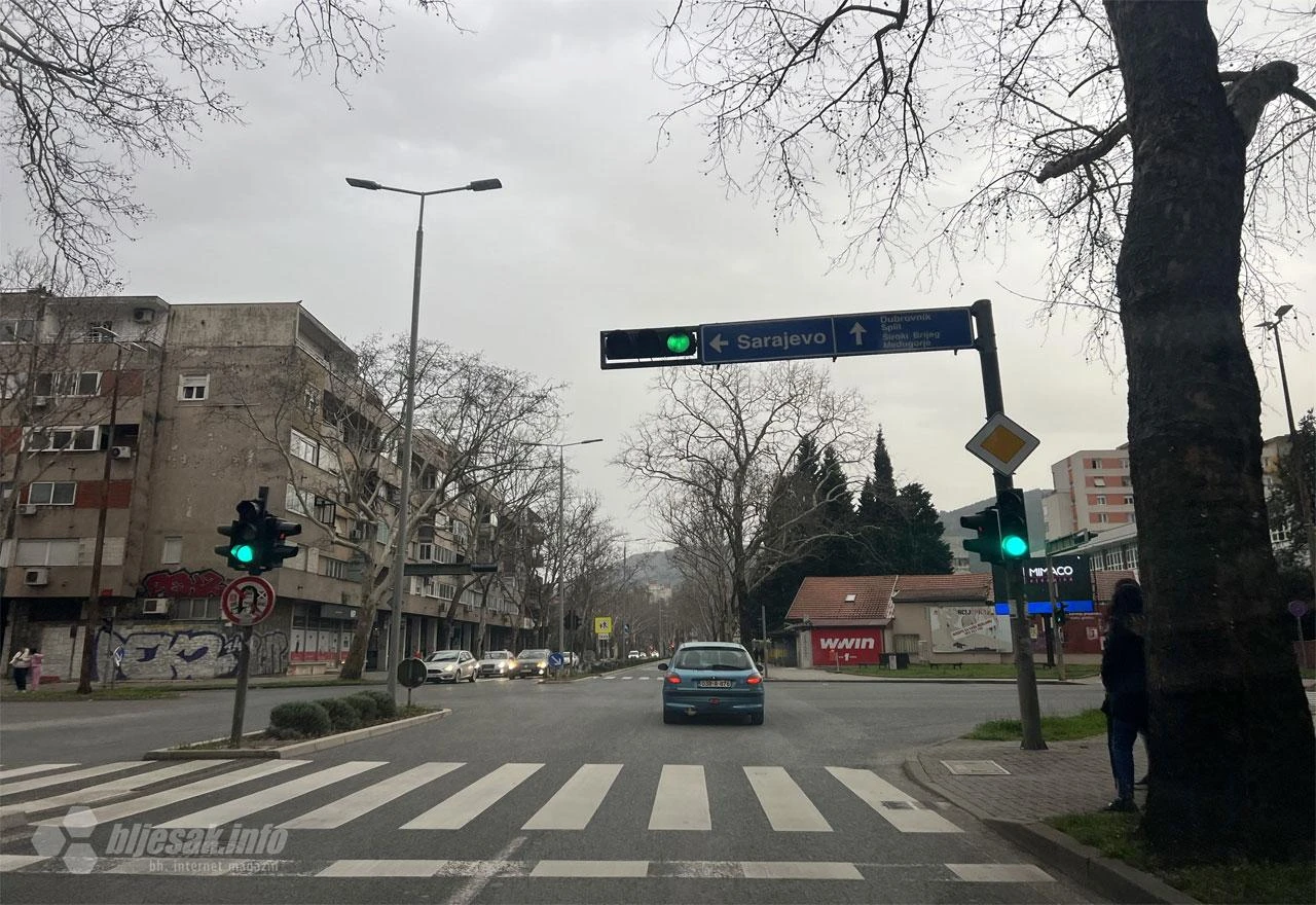 Semafor kod Mostarke konačno proradio