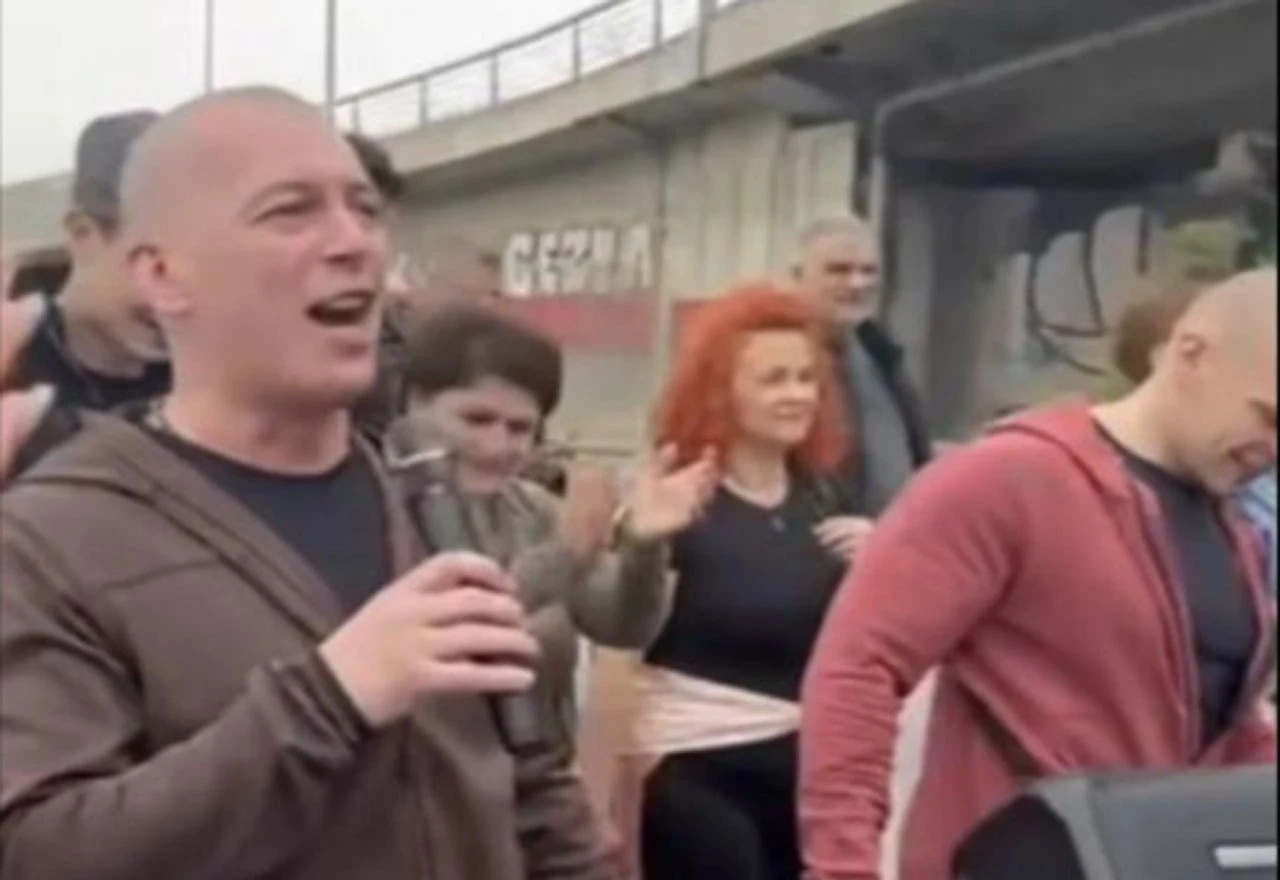 VIDEO | Topalko zapjevao na studentskom prosvjedu u Beogradu