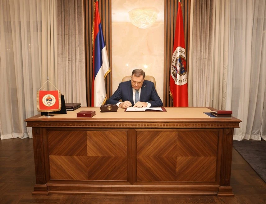 Dodik najavio novi ustav RS-a: ''Moramo biti snažni i nepokolebljivi''