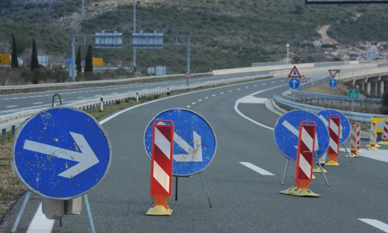 Zatvara se cesta koja veže Vrgorac i Hercegovinu