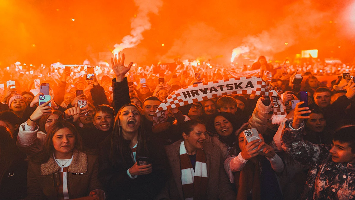 Vatreni doček u Mostaru