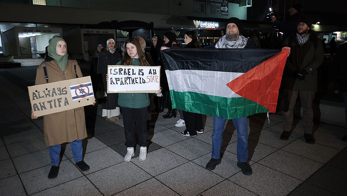 Prosvjed građana u Sarajevu zbog hokejaške utakmice BiH - Izrael