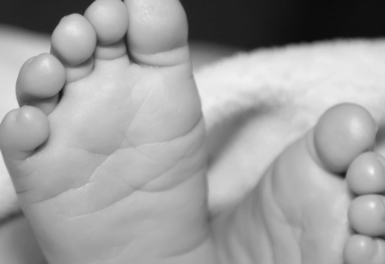 Beba ozlijeđena nakon što se babica u bolnici poskliznula