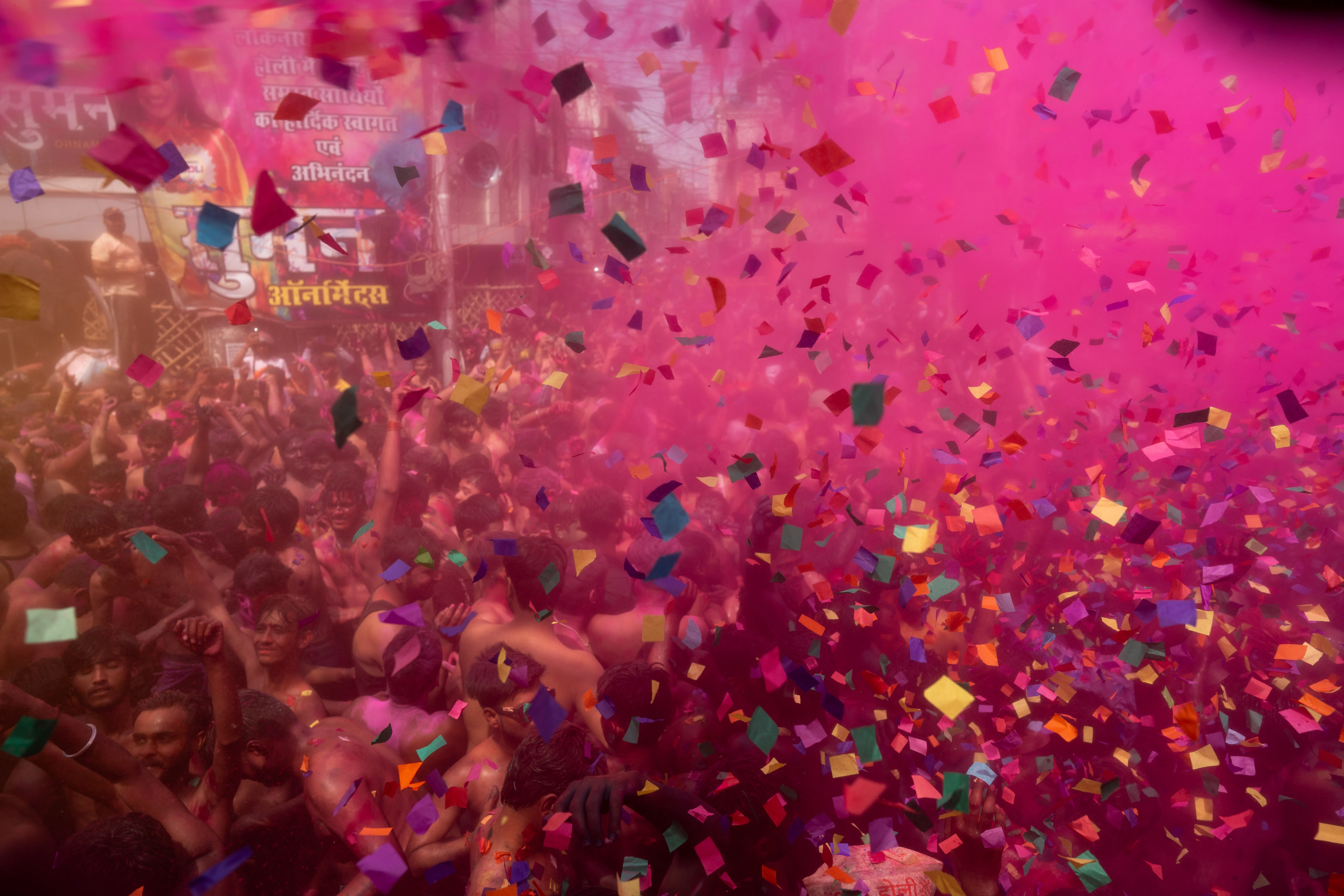 Indija slavi Holi, festival proljeća