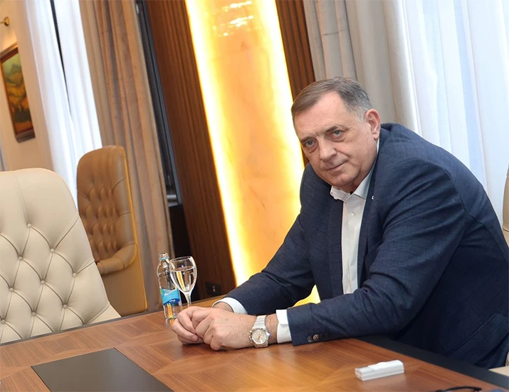 Dodik i Stevandić: Nastavljamo; Višković pojačao osiguranje