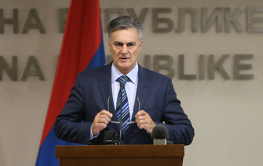 Republika Srpska preuzima granice