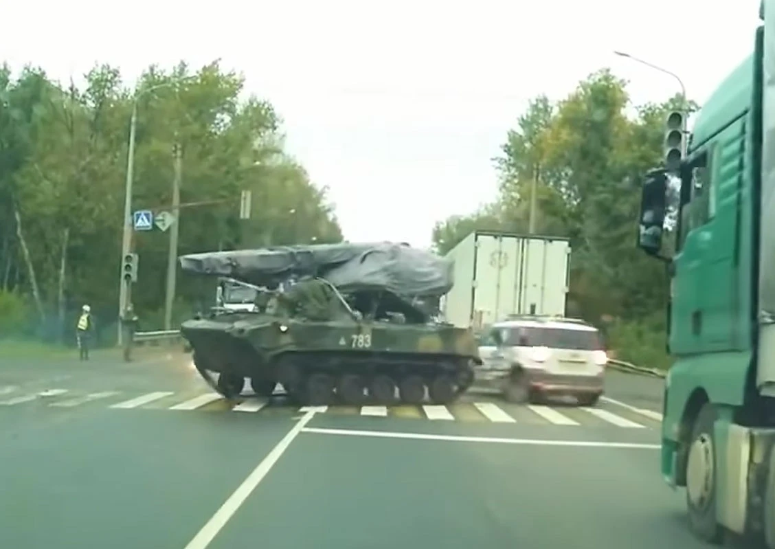 VIDEO | Nevjerojatni sudari i nesreće: Pogledajte kaos na cestama!