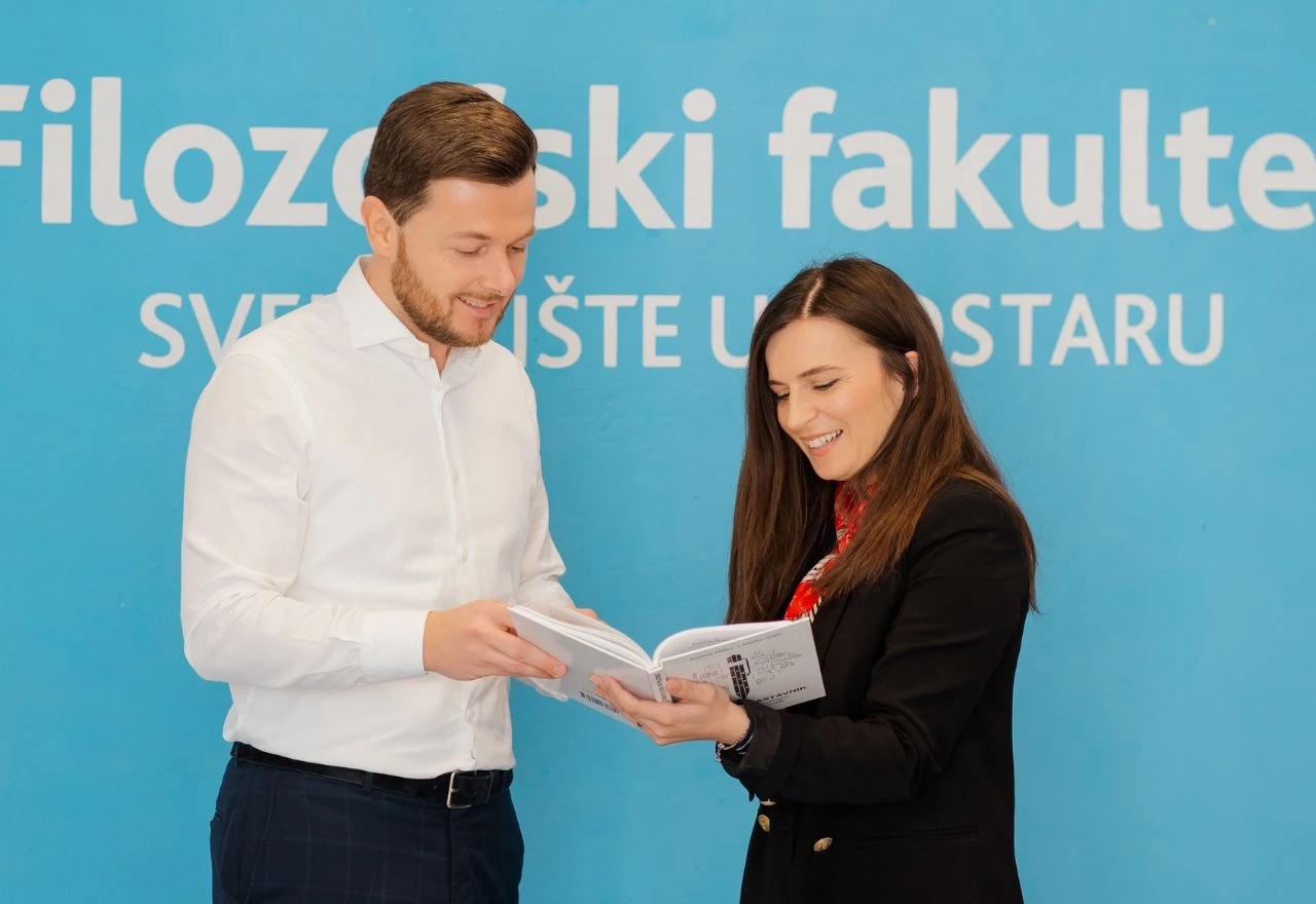 Digitalni nastavnik: Knjiga o hibridnom obrazovanju, umjetnoj inteligenciji i e-učenju