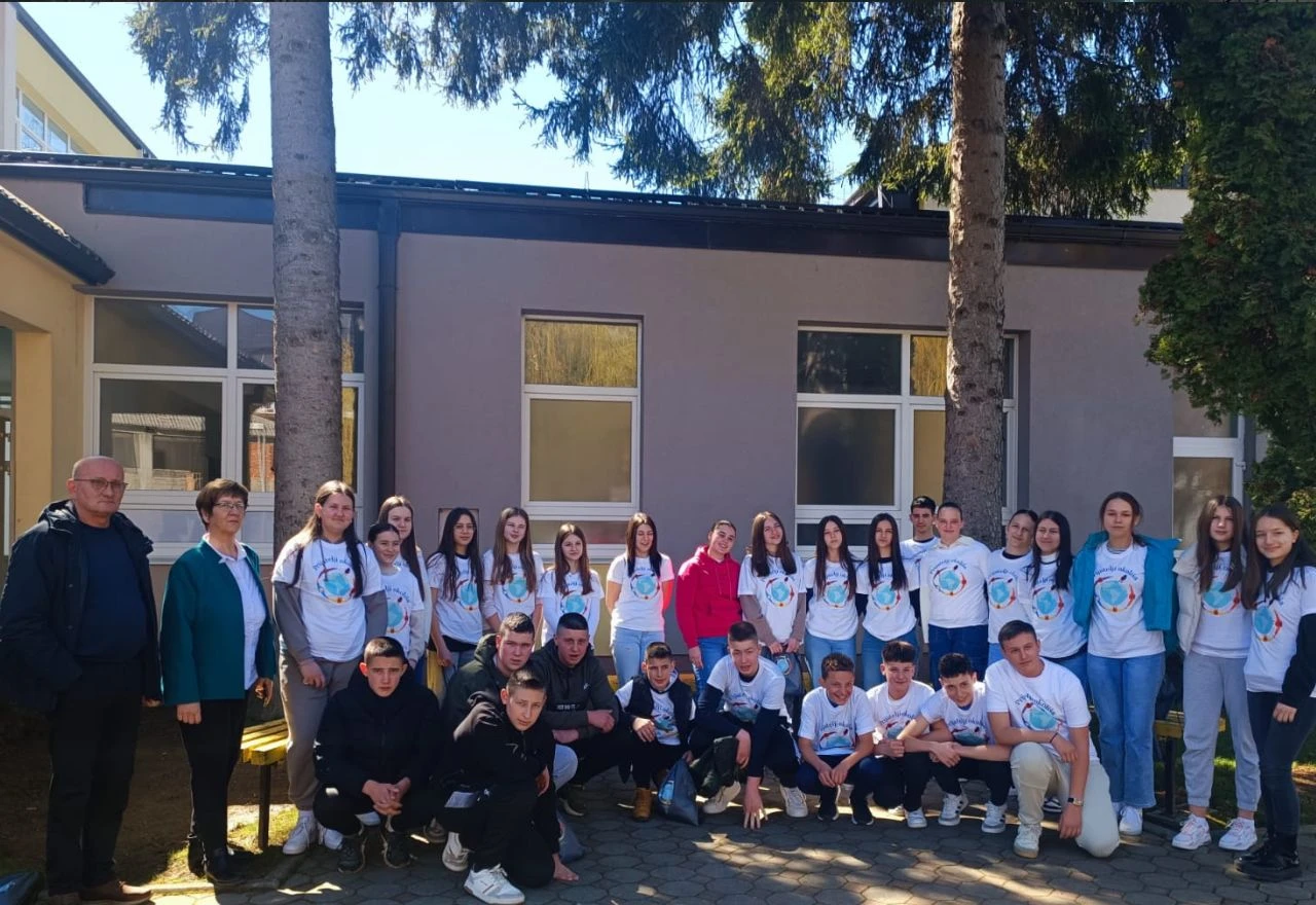Učenici u Prozoru zasadili stotine sadnica u sklopu Svjetskog dana šuma