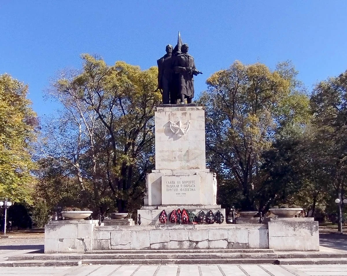 Lom: Dajte vina, hoću…