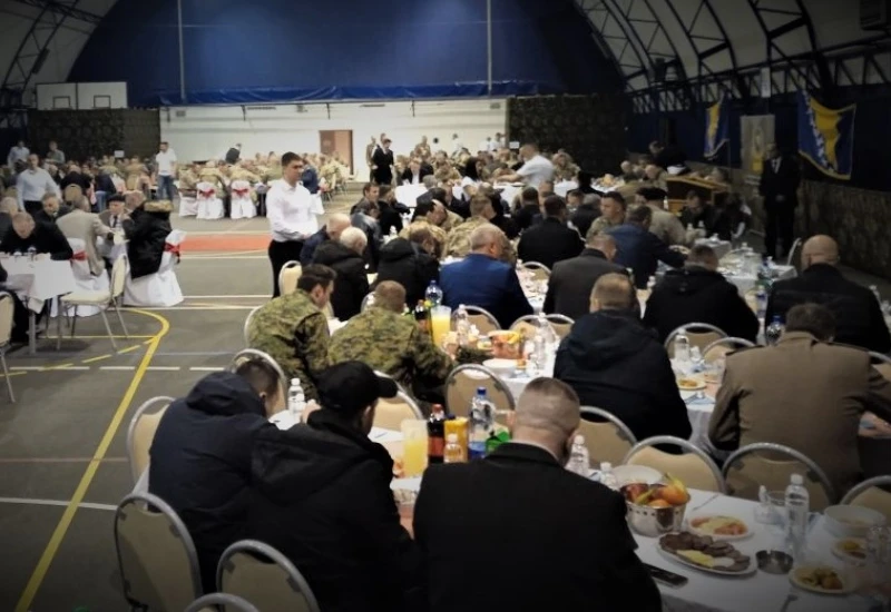 U vojarni "Kozara" održan tradicionalni zajednički iftar