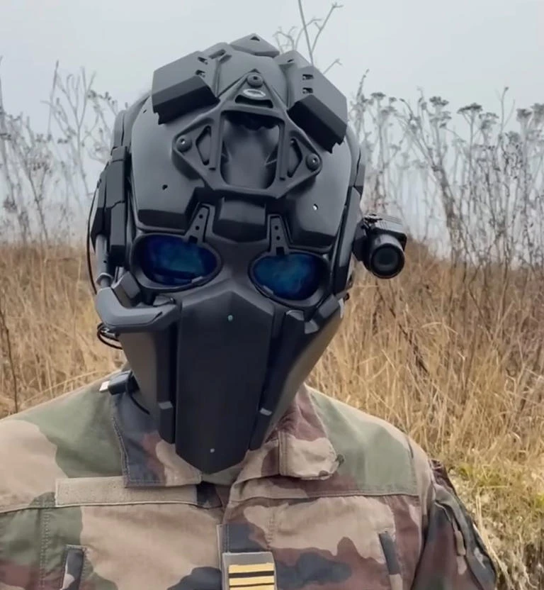 Kaciga budućnosti: Ronin iz Japana otporna je na metke i gelere