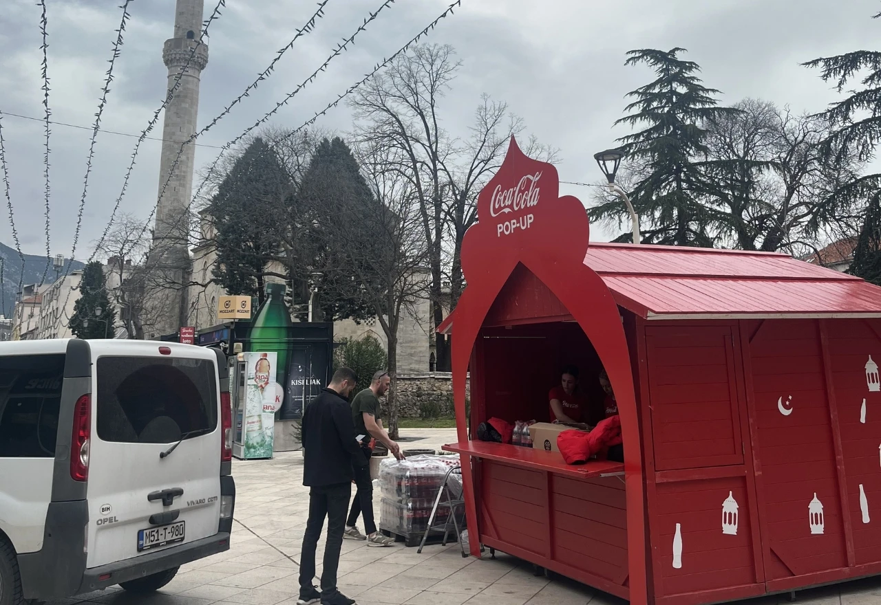 Coca Cola i somuni za Mostarce