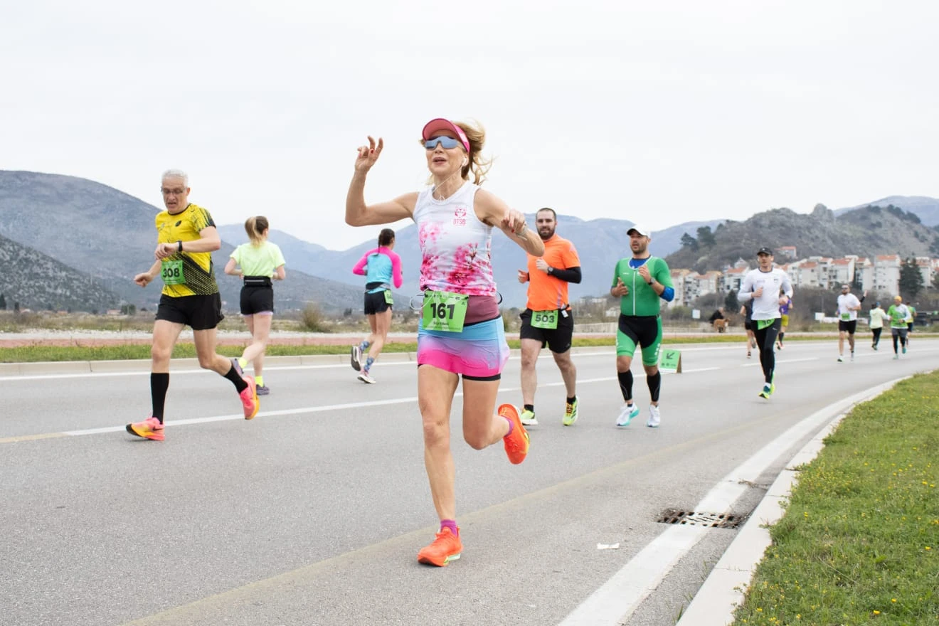 Glumica Ecija Ojdanić osvojila treće mjesto u kategoriji na Rolla Mostar half Marathonu