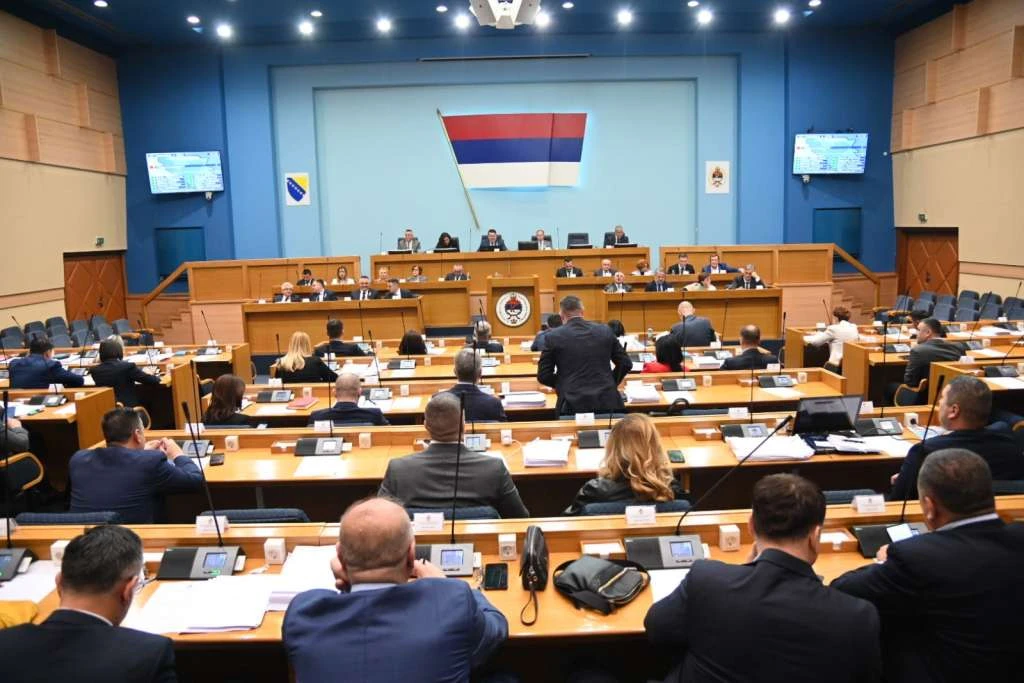 Vlada RS predlaže povećanje plaća za 10%