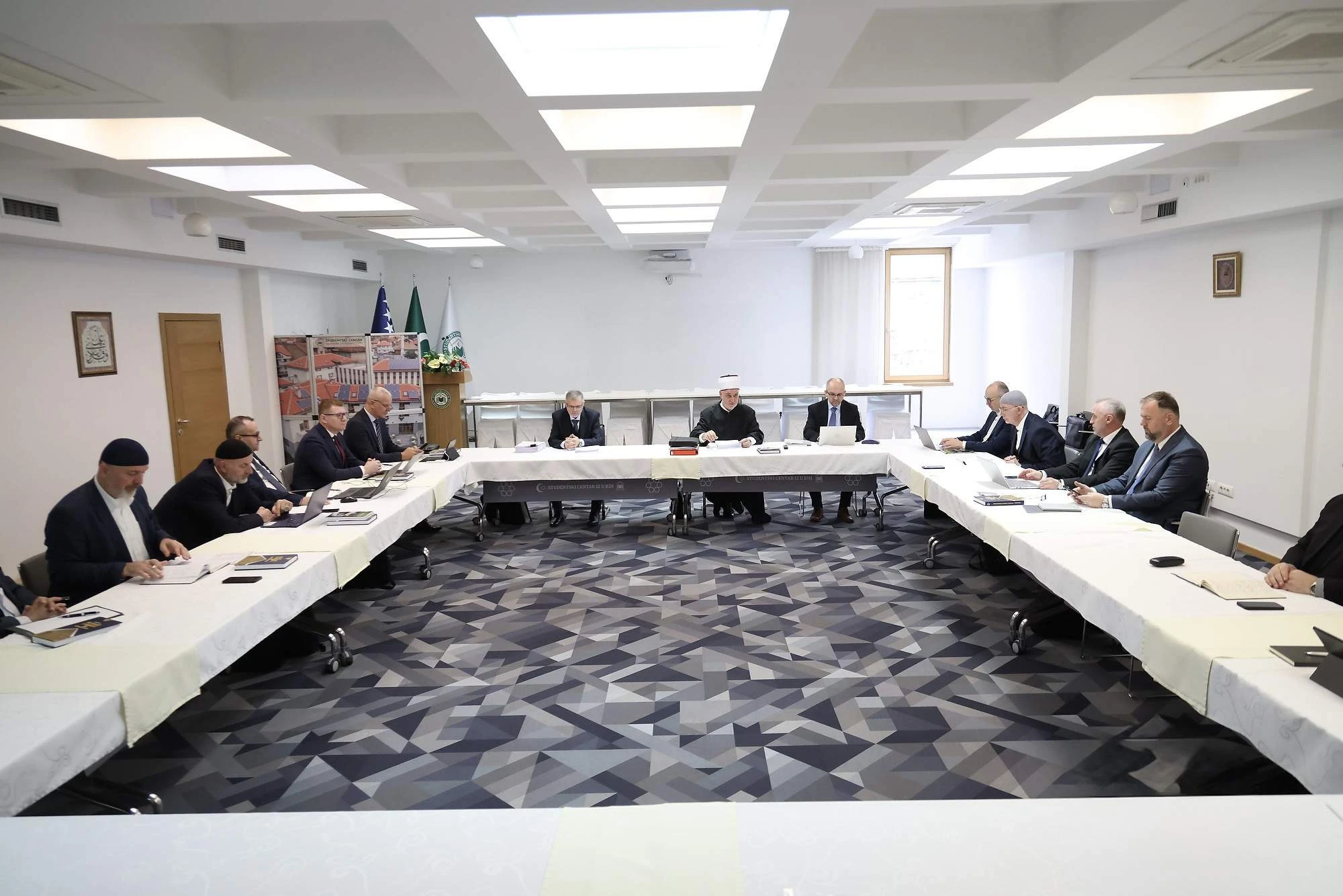 Otcjepljenje vodi u sukobe, mir je odgovornost svih