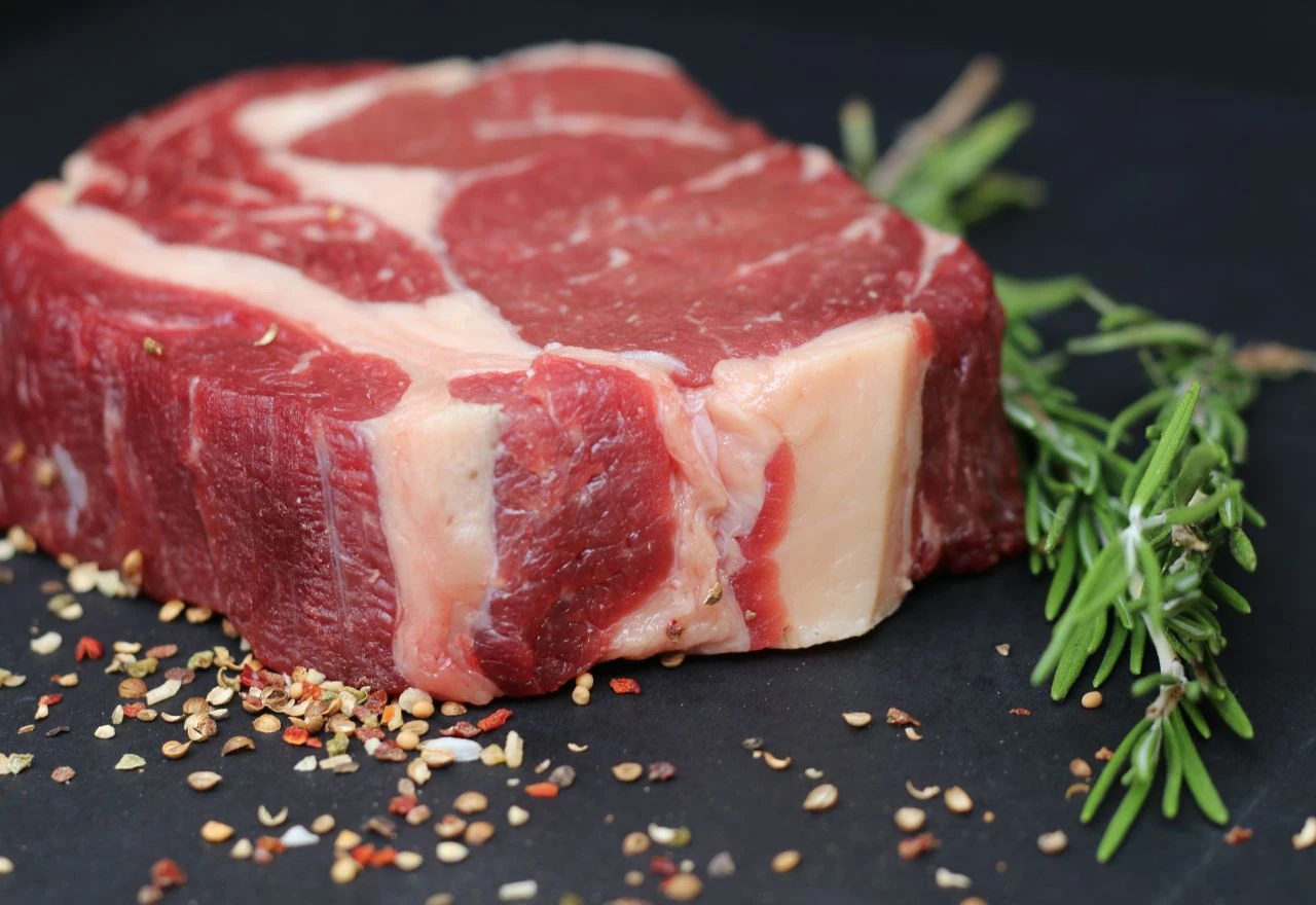 Carnivore dijeta: Dobra prehrana ili još jedan opasni trend?